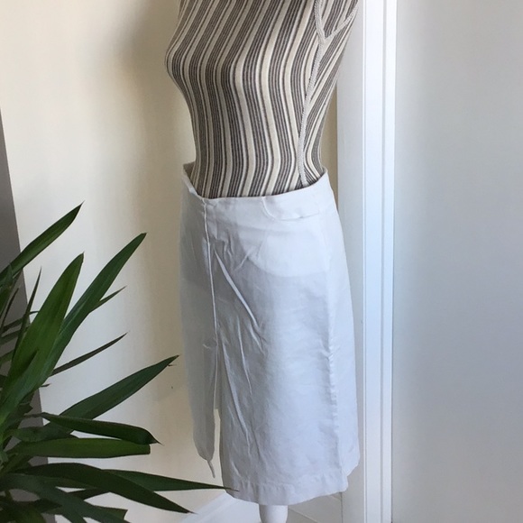 White stretchy a -line skirt - Picture 2 of 8